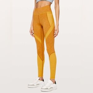 P63. Lululemon Early Extension HighRise Tight *28"
Size 4
Fools Gold/Honey Lemon